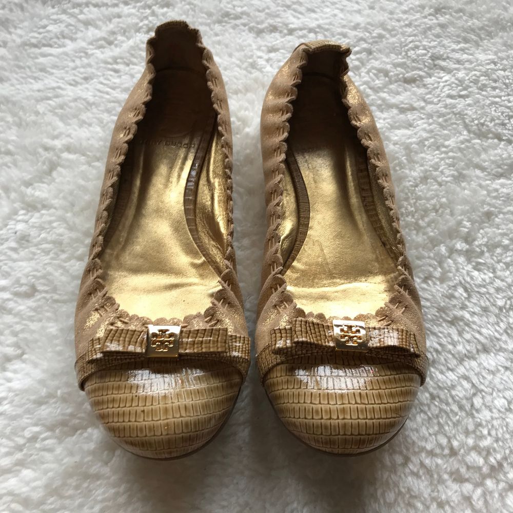 Tory Burch 7.5 Gold Romy Cap Toe Ballet Flat Bow